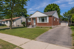 DETACHED BRICK BUNGALOW IN BRAMPTON